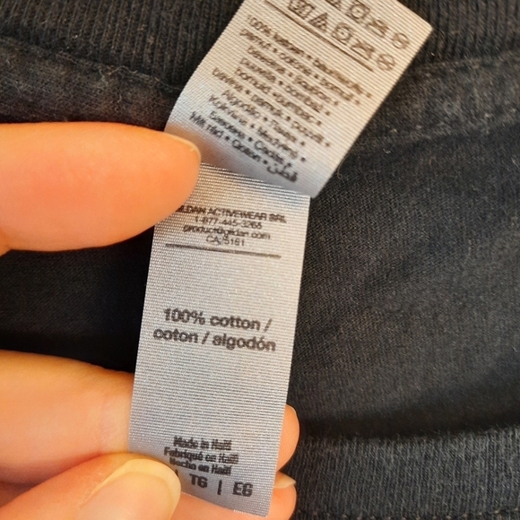 Retro Hooters "Getting Saucy Since 1983" black graphic t-shirt - Picture 9 of 9